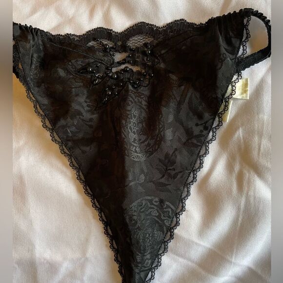 Victoria’s Secret Gold Label Black Lace Beaded Thongs Size M/L - Picture 1 of 5